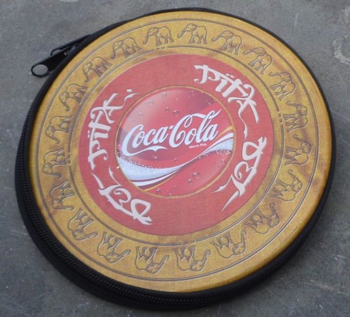 2623-2 € 4,00 coca cola cd houder afb olifantjes.jpeg